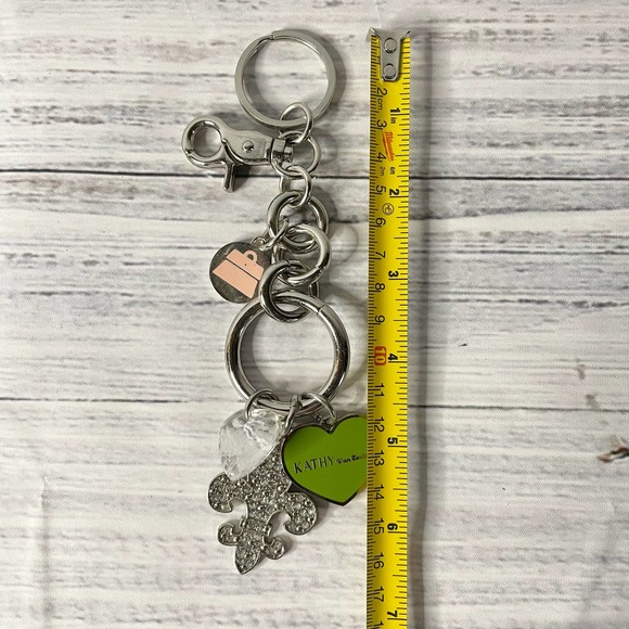 Kathy Van Zeeland Silver & Green Key Chain with Fleur-de-Lis and Heart Charm - Picture 4 of 4
